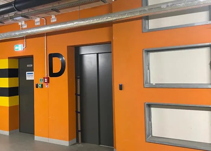 アパート Royal Wilanow With Gym, Sauna And Private Parking Space ワルシャワ